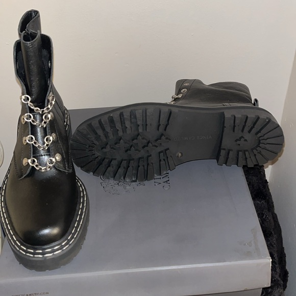 Women size 10M Black Silver Chain Laced boot - Picture 3 of 5